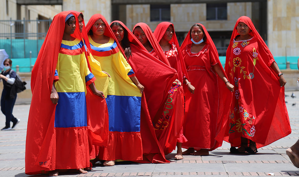 Mujeres con trajes típicos