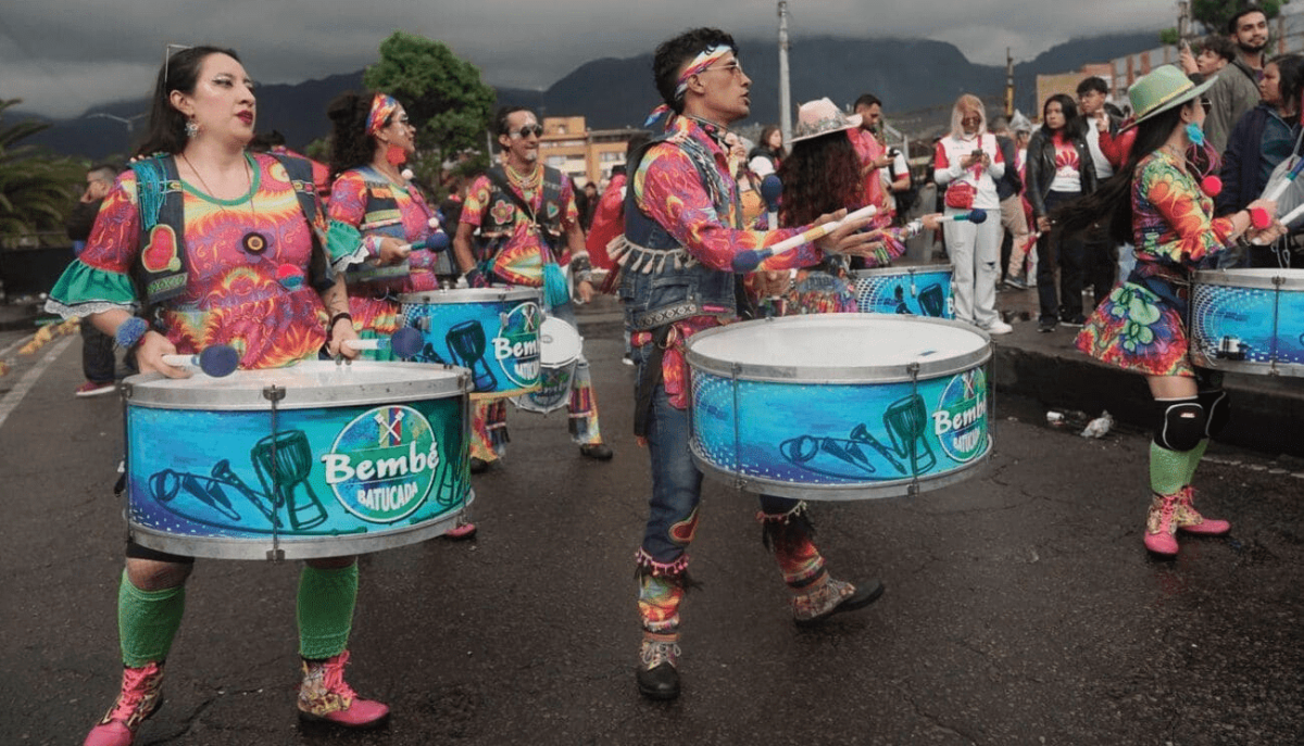 Batucada en la final Santafe - Bucaramanga