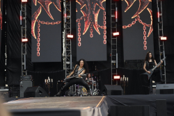 mujeres artistas en escenario
