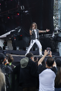 Cantante de Kronos