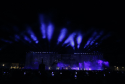 pantalla con luces y laser