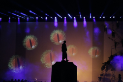 Simón Bolívar iluminado
