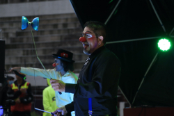 baterista en escenario