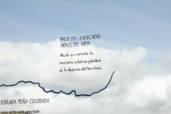 Texto sobre vidrio en exposición