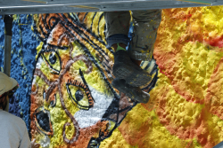 mural con grafiti, cara de persona