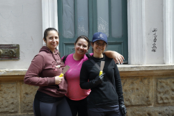 señoras voluntarias de jornada de aseo