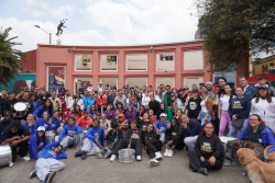 grupo de voluntarios de jornada de aseo