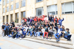 grupo de voluntarios centro vive 