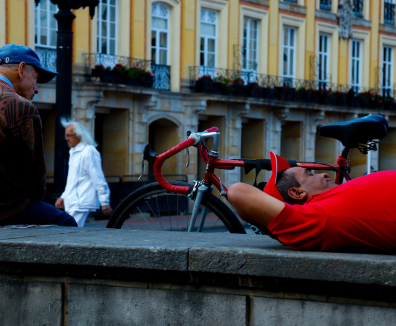 señor descansando