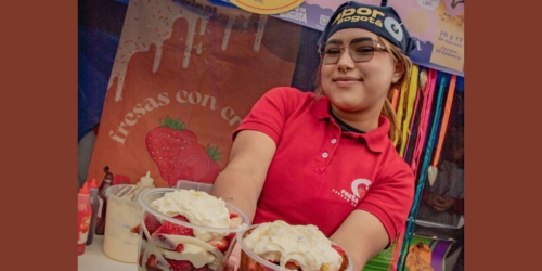 persona con postres